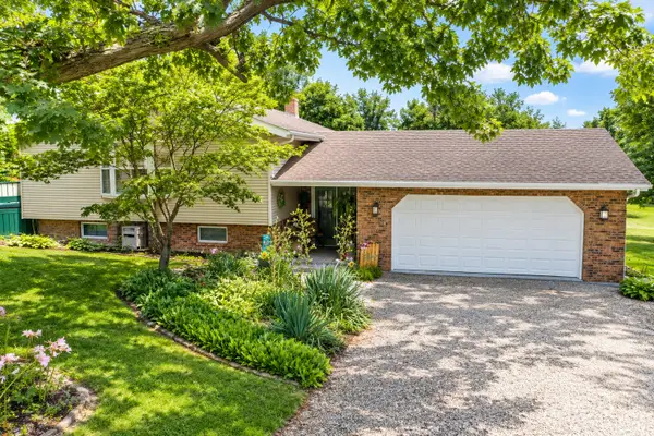 6559 Lake Road, Hopedale, IL 61747