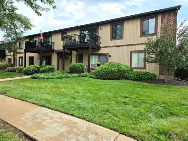 1099 Prescott Drive #2D, Roselle, IL 60172