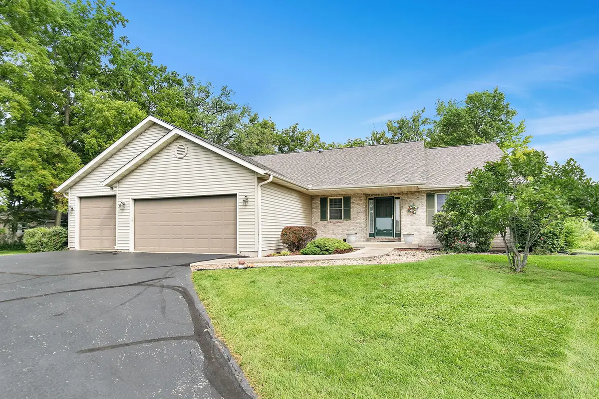 10296 E Kyte Road, Rochelle, IL 61068 - #1