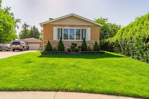 433 E Cherry Hill Drive, Addison, IL 60101