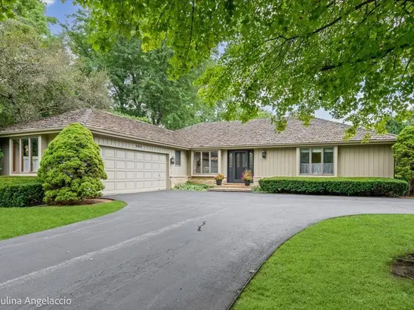990 Burridge Court, Libertyville, IL 60048