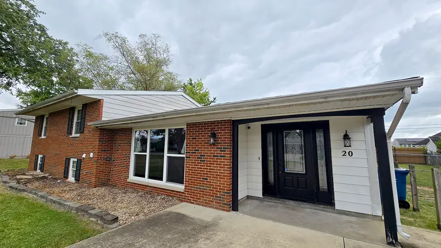 20 W Oak Park Drive, Centralia, IL 62801 - #3