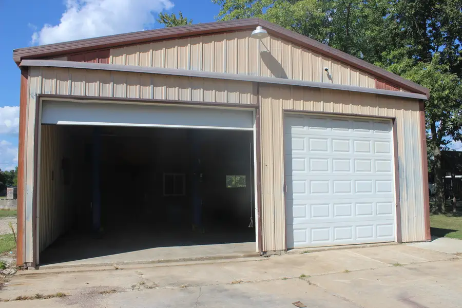 709 Thomas Street, Iuka, IL 62849 - #2