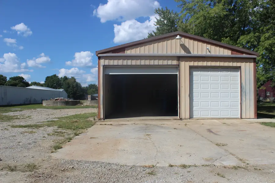 709 Thomas Street, Iuka, IL 62849 - #3