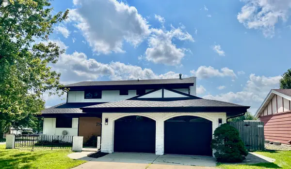 214 Cambridge Lane, Bloomingdale, IL 60108