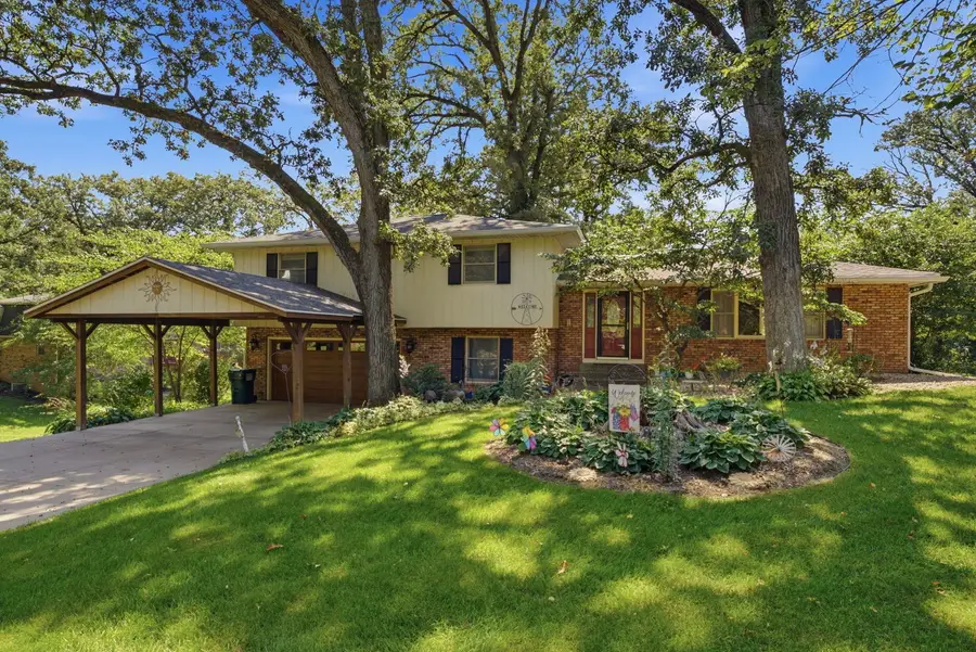 4 Timberlane Drive, Geneseo, IL 61254 - #2