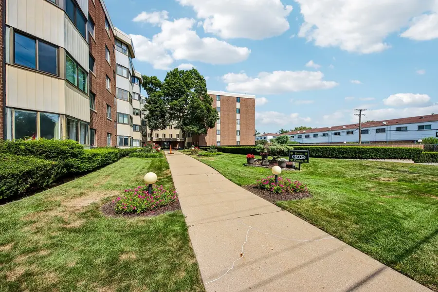 5500 Lincoln Avenue #507W, Morton Grove, IL 60053 - #3