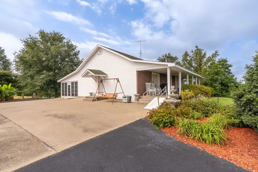 4202 Walnut Lane, Junction, IL 62954 - #3