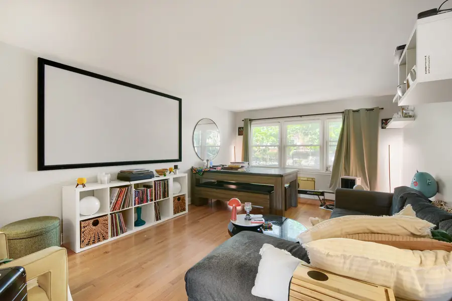 7133 N Damen Avenue #3D, Chicago, IL 60645 - #2