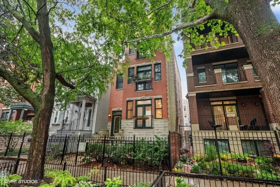 857 W Roscoe Street #2, Chicago, IL 60657 - #1