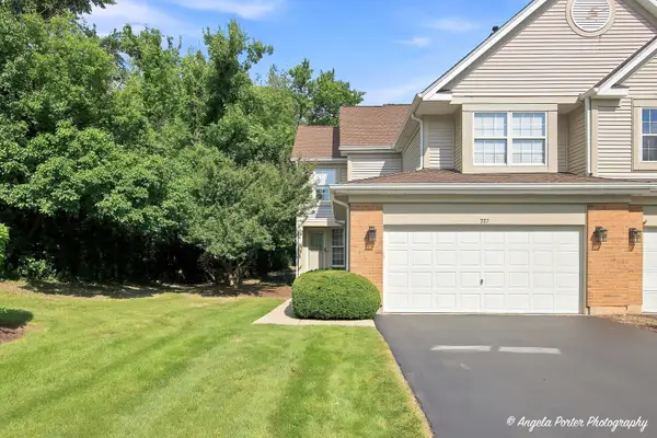 327 Cimarron Road #327, Lombard, IL 60148