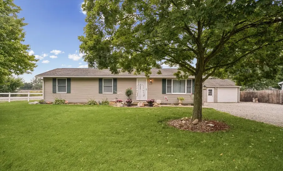407 W Pearl Street, Thomasboro, IL 61878 - #2
