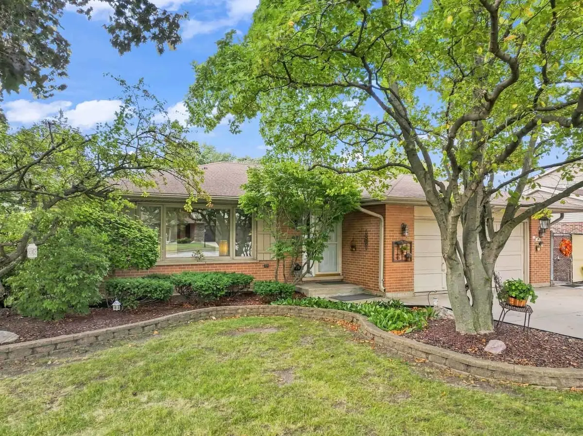 3310 Plum Grove Drive, Rolling Meadows, IL 60008 - #1