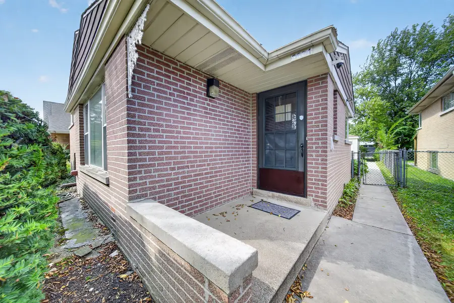 3824 W Chase Avenue, Lincolnwood, IL 60712 - #3