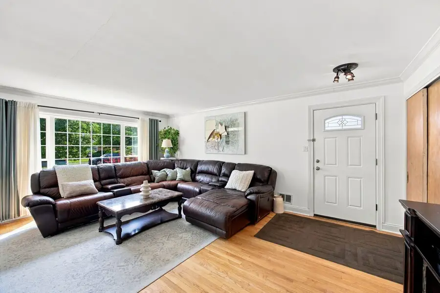 8626 Saint Louis Avenue, Skokie, IL 60076 - #2
