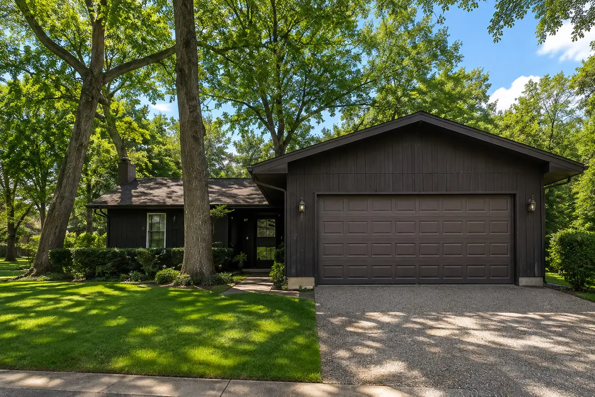 220 Lakewood Drive, Oakwood Hills, IL 60013 - #1