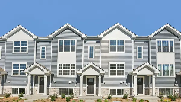 1379 Oakfield Lane, Pingree Grove, IL 60140