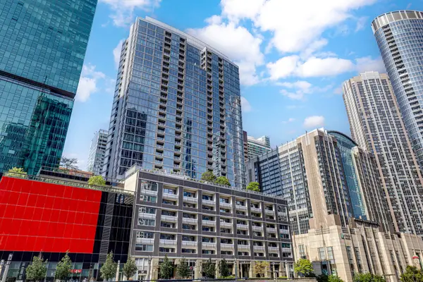 240 E Illinois Street #1102, Chicago, IL 60611