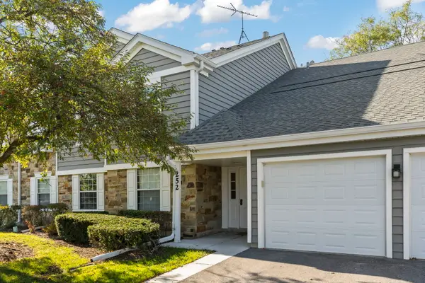 252 Shoreline Circle #Z1, Schaumburg, IL 60194
