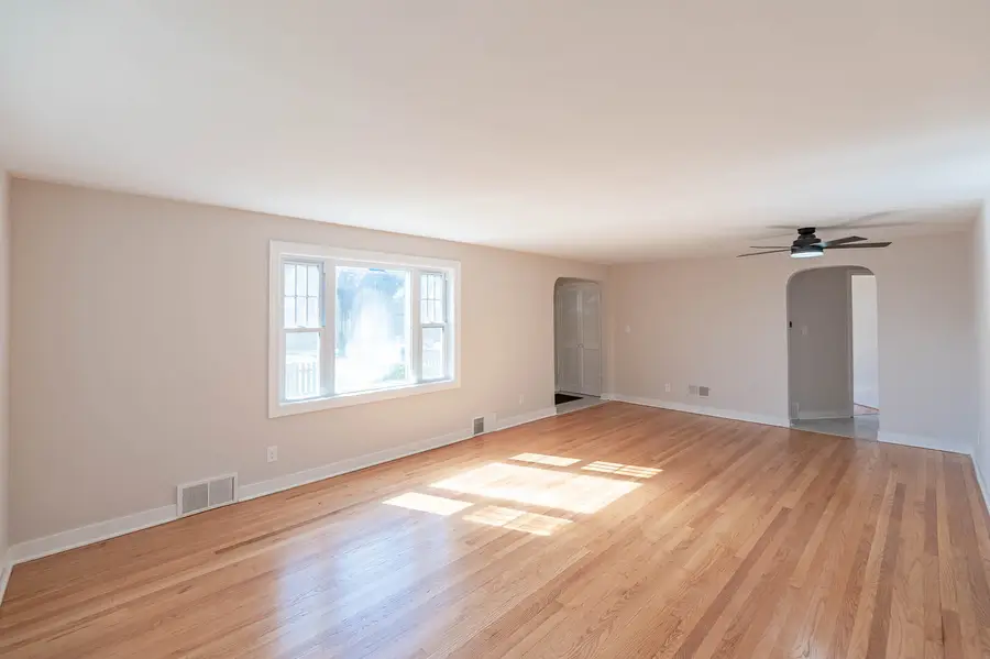 924 Broadway Avenue, North Chicago, IL 60064 - #3