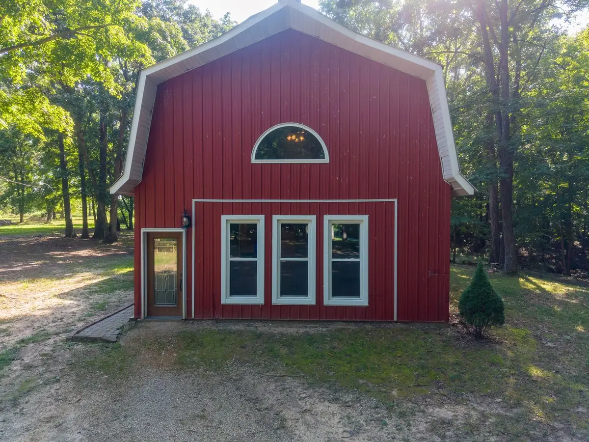 6600 Marshall Creek Road, Patoka, IL 62875 - #1