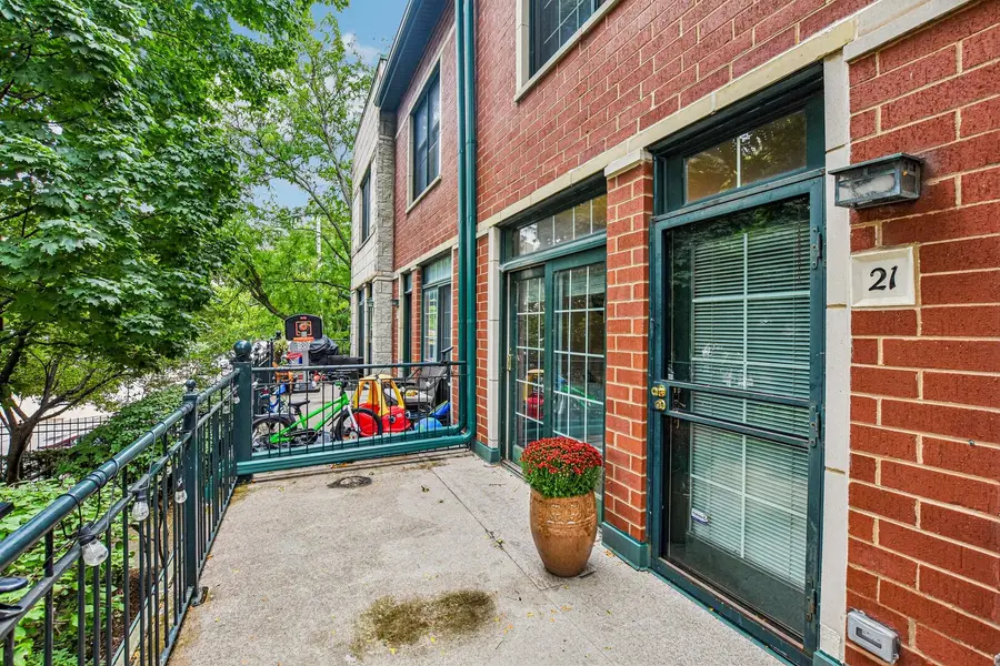 Address Withheld By Seller, Chicago, IL 60616 - #2
