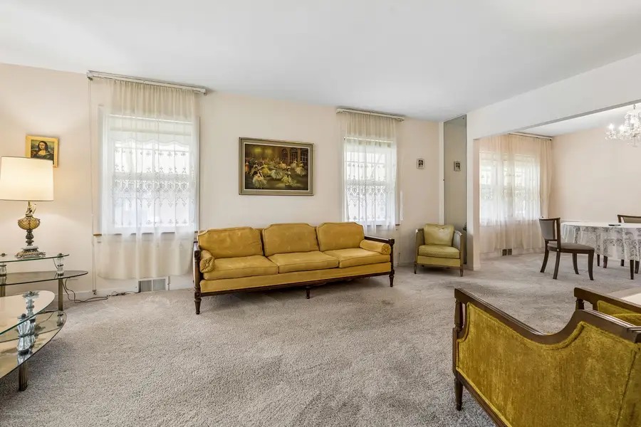 5618 N Kenneth Avenue, Chicago, IL 60646 - #2
