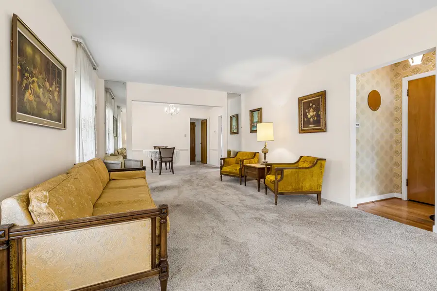 5618 N Kenneth Avenue, Chicago, IL 60646 - #3