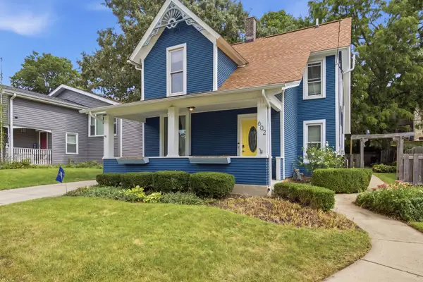 602 S 5th Avenue, St. Charles, IL 60174