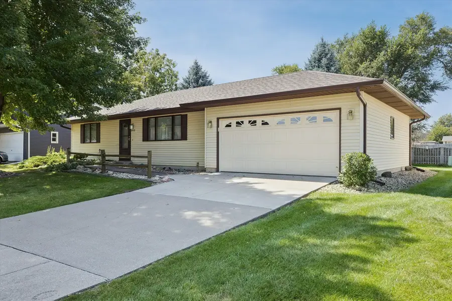 6410 N Howell Street, Davenport, IA 52706 - #2