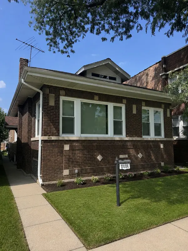 8404 S Oglesby Avenue, Chicago, IL 60617