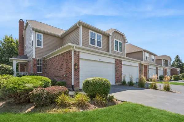 135 Tanglewood Drive, Glen Ellyn, IL 60137