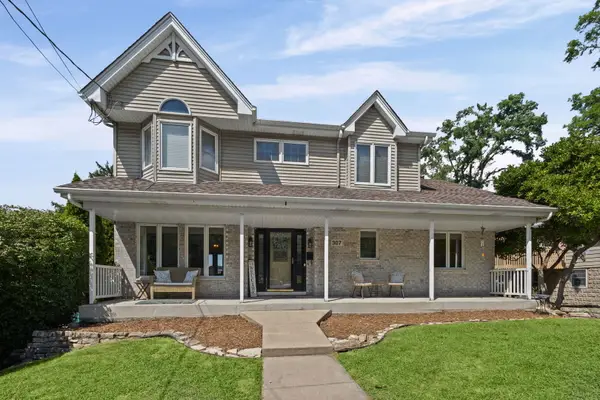 307 Cass Street, Lemont, IL 60439