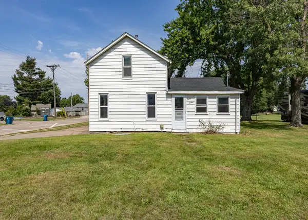 1216 4th Street, Camanche, IA 52730