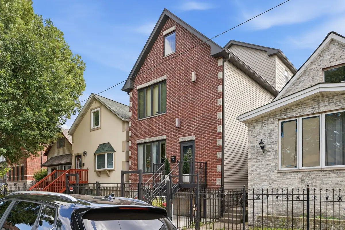 539 W 44th Place, Chicago, IL 60609 - #1