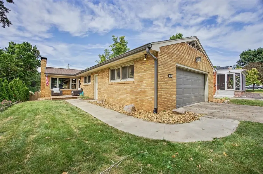 8 Briarwood Avenue, Bloomington, IL 61701 - #3
