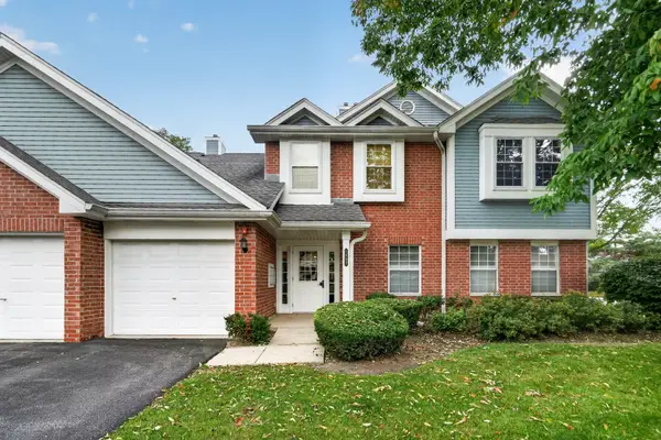 1402 W Hawkes Street #3, Arlington Heights, IL 60004