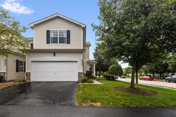 2702 Kendall Crossing, McHenry, IL 60051