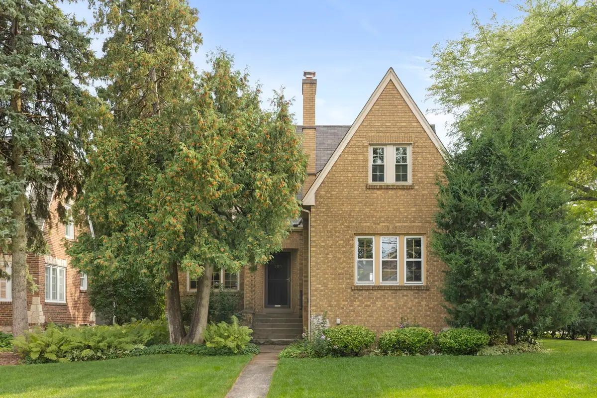 303 Hillside Avenue, Glen Ellyn, IL 60137 - #1