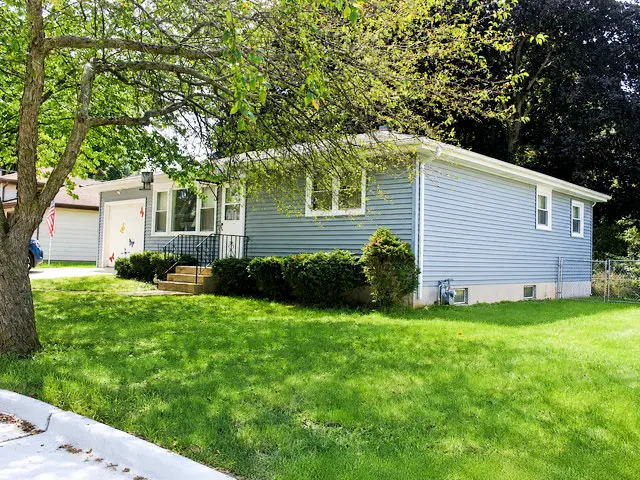 576 Elm Street, Hampshire, IL 60140 - #1
