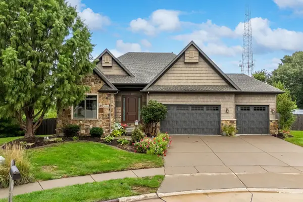 5090 Brittany Court, Bettendorf, IA 52722
