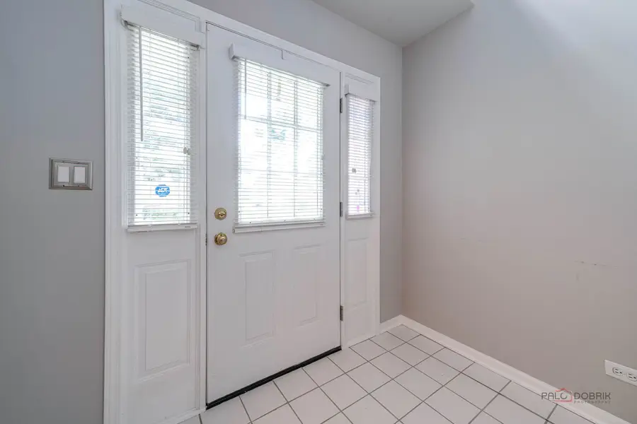 1432 Hampshire Court, Roselle, IL 60172 - #3