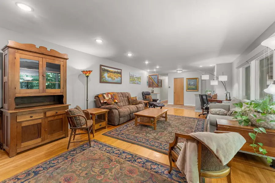 8711 W 123rd Street, Palos Park, IL 60464 - #3