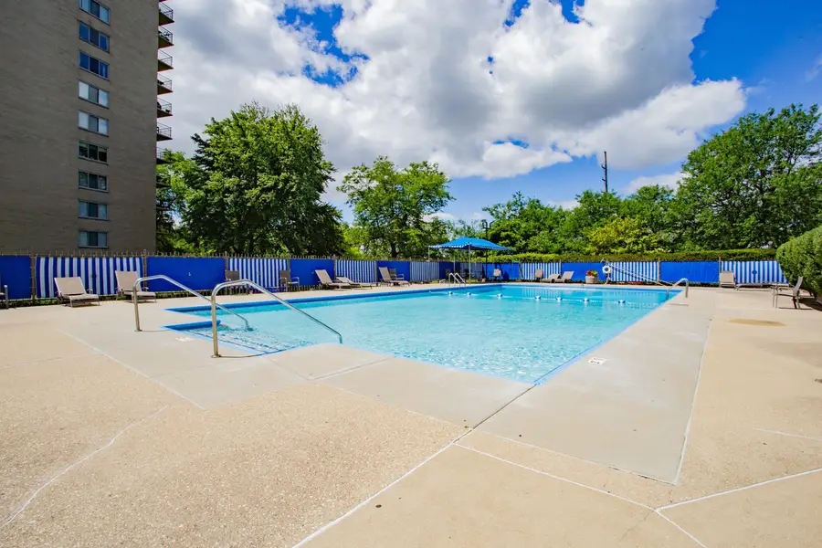7033 N Kedzie Avenue #303, Chicago, IL 60645 - #3