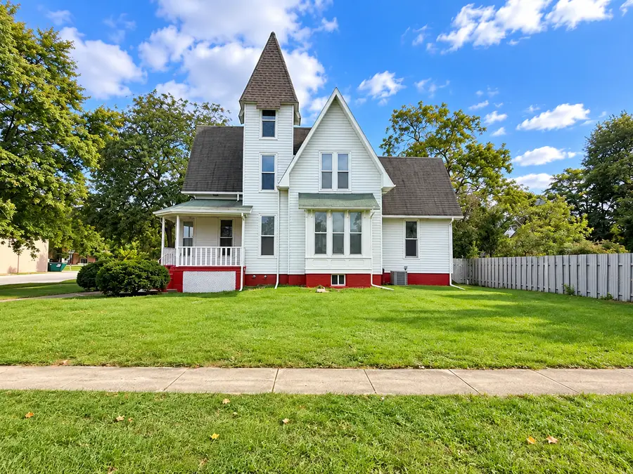 208 W Pells Street, Paxton, IL 60957 - #3
