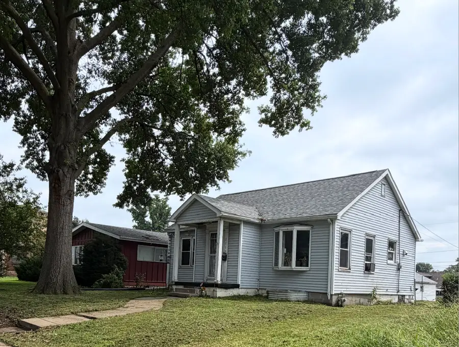 2117 N Marquette Street, Davenport, IA 52804 - #2