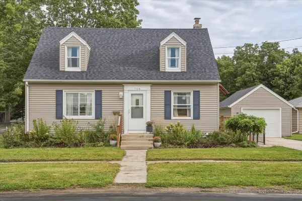 706 Adams Street, Oregon, IL 61061