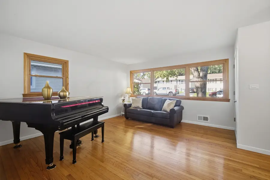 63 N Prairie Avenue, Mundelein, IL 60060 - #2