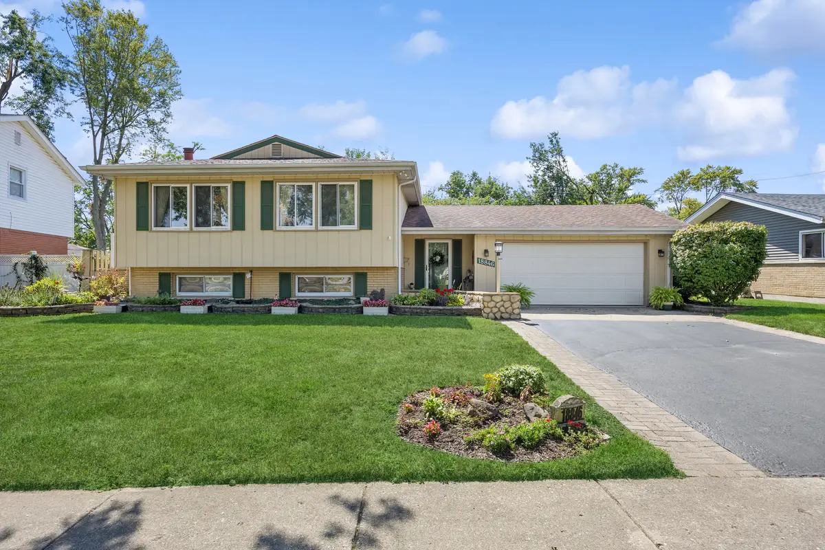 18846 Queens Road, Homewood, IL 60430 - #1