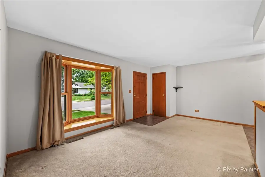 364 E Lincoln Avenue, Glendale Heights, IL 60139 - #3